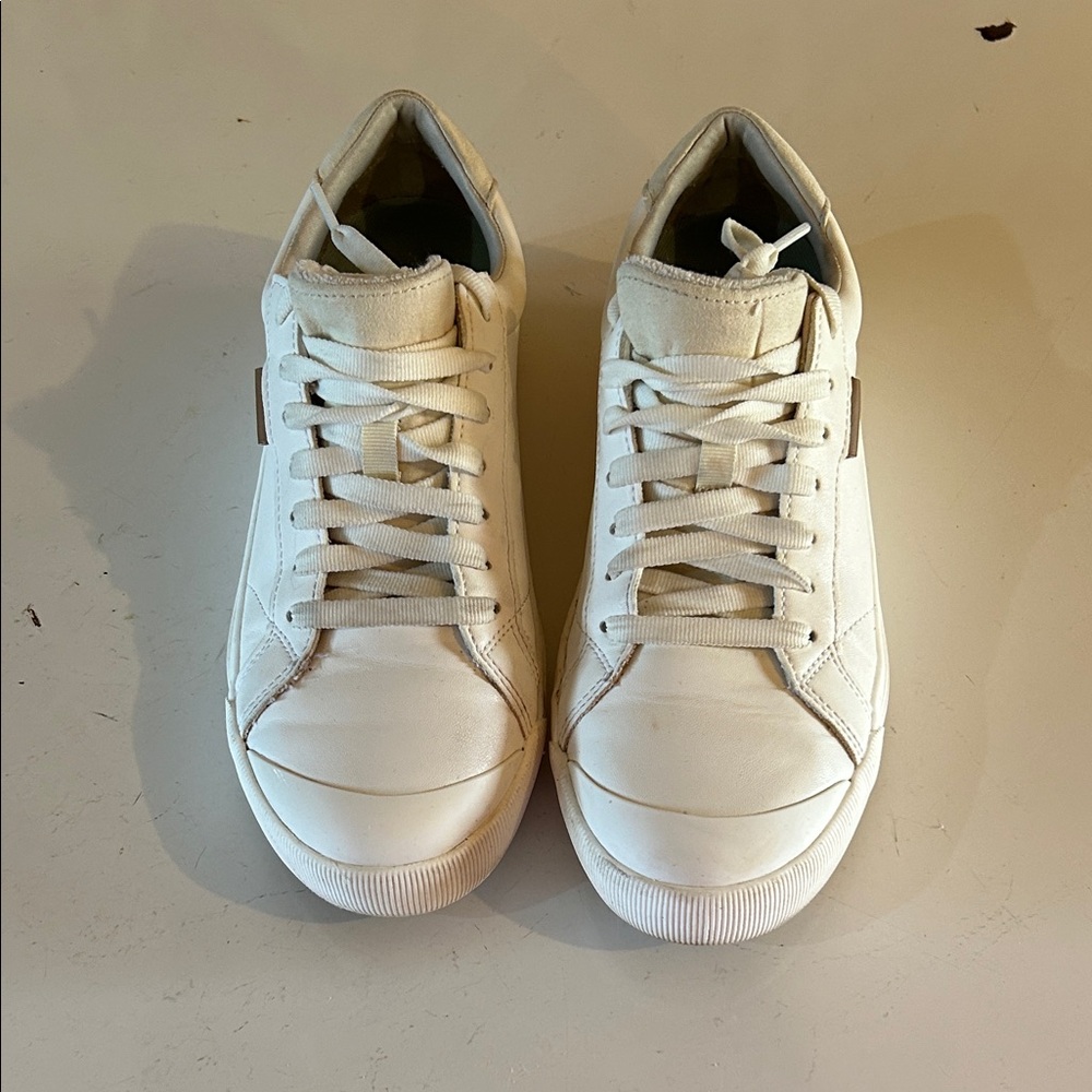 Dr. Scholl's Cream Sneakers